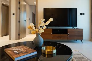 Keyrock Binghatti Canal - Hot Tub, Pool & Gym Access - 5