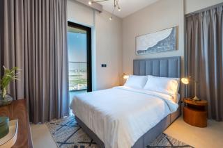 Keyrock Binghatti Canal - Hot Tub, Pool & Gym Access - 3