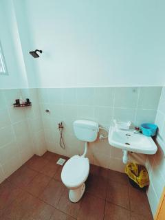 Fallem's Homestay Melaka I 4 ROOMS I FULLY AIRCOND I 9 PAX I FREE WIFI I NETFLIX I INTEX POOL - Malaca - 2
