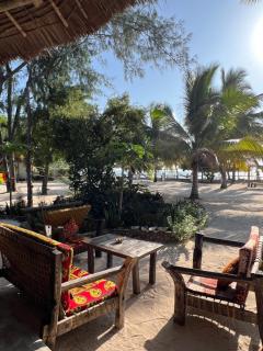 Ujamaa Beach Resort - Makunduchi - 9