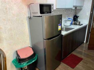 Makati Broadway Bliss Golden spot Gym Swim Park 300 Mbps 1940 - Manila - 5