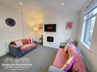 Warwick St by Prestige Properties SA - 6