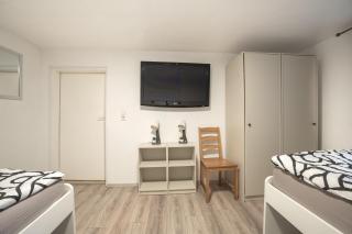 Gemütliche Monteurwohnung im Souterrain - Brema - 8