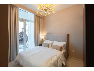 KeyRock Living - Stylish 1BR with Pool Access - 8