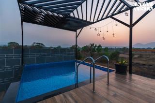 StayVista's One Villa - Pet-friendly charm with Farm views, Modern decor & A refreshing plunge pool - Karjat - 8