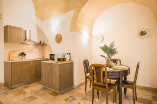 Sassi Suite - Elegant Historic Home - 5