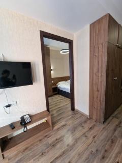 HOTEL CRYSTAL-Nk - 2