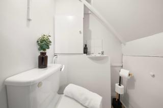 Spacious 4BR, Sleeps 7, Garden, Free Parking - Londra - 9