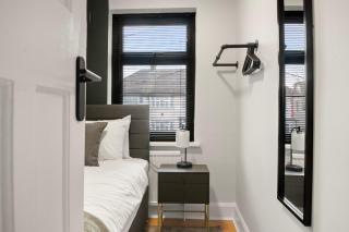Spacious 4BR, Sleeps 7, Garden, Free Parking - Londra - 7
