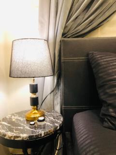 Serenity Studio Priv 1 Bed Apartment Lounge and Dining - Karatschi - 5