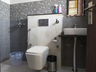 80P Star Corporate Suite Hotel - 2