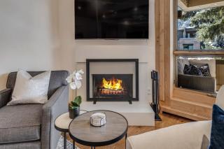 New Listing 2BR 2BA Condo - Mountain Views - 4