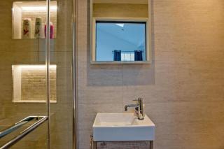 Charming Beau 2-Bed Haven near Harrods - London - 4