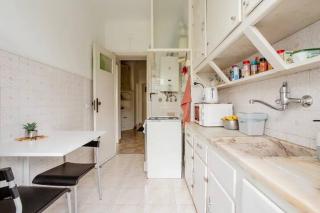 Quarto Cama Queen Lisboa Benfica em apartamento familiar - Casa de banho compartilhada - Temos cão - Lissabon - 2