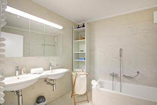 Ô Lac Ascona with Garden - Happy Rentals - 3