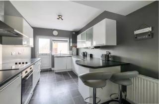 2BR-Sleeps6-Parking-Garden-NearLondon - Sunbury Common - 4