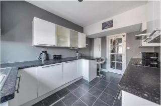 2BR-Sleeps6-Parking-Garden-NearLondon - Sunbury Common - 1