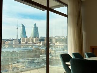 City & Sea View Modern Apartment in City Center - Baku - 3