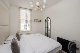Luxury Home with Terrace in Central Bath Sleeps 10 - Bath - 4