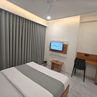 mtrip hotel - Ahmedabad - 4
