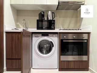 KeyRock Living - 1BR Luxury with Lake View at Reva - 6