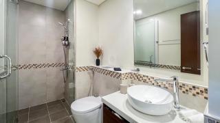 KeyRock Living - 1BR Luxury with Lake View at Reva - 5