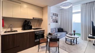 KeyRock Living - 1BR Luxury with Lake View at Reva - 3