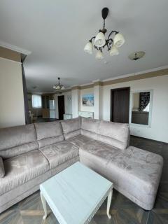 Admiral Plaza Apartments - 5