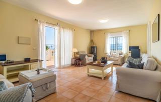3 Bedroom Stunning Home In Coin - Coín - 8