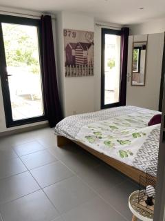 Rez-de-chaussée de villa 45m2, piscine, climatisation, parking - Aix-en-Provence - 2