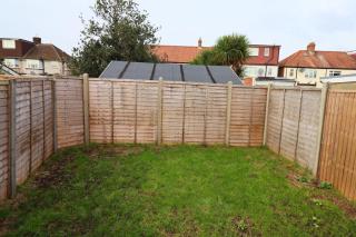 London Mitcham Beautiful Three Bedroom House - 5