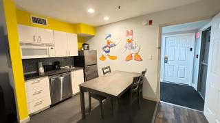 Whimsical Condo 1.5M from Disney - 9