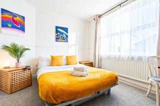 Wood Fire and Parking Large 4-Bed House Extended Stays - Bristol - 5