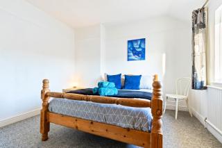 Wood Fire and Parking Large 4-Bed House Extended Stays - Bristol - 7
