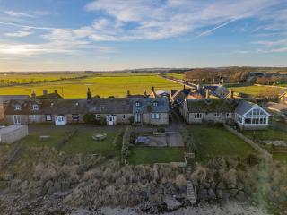 Luxurious & modern on-the-beach family retreat - Boulmer - 2