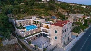 LUXE house near beach with pool,jacuzzi, sauna - Jesenice - 9