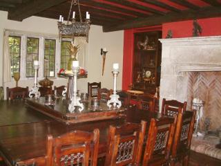 Huge 9 Bed Manor- Gardens, Play Area, Bomb Shelter - Frome - 1