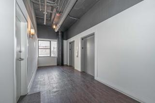 McCormick Place Studio with optional parking and sleeps up to 4 - 2