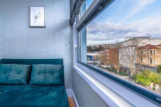 Central Art Penthouse: Cafés, Bars, Bistros Nearby - Bristol - 5