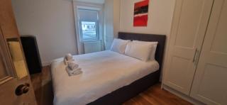 Extended 3BD SplitLevel Cottage in Popular Village - 4