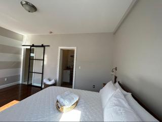 Newly Renovated One Bedroom Apartment ! - 7