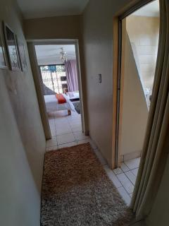 Sky Deck Lodge - Hartbeespoort - 5
