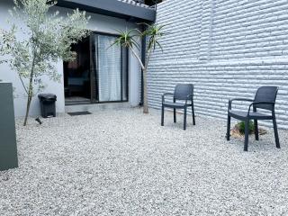 Afrique134 Olive Tree Private Courtyard Suite - 1