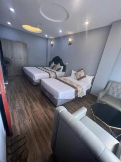 Van Nam Hotel by OnHotelRooms - 1