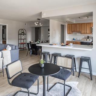 Crystal City Sleeps 7 Near Metro - 4