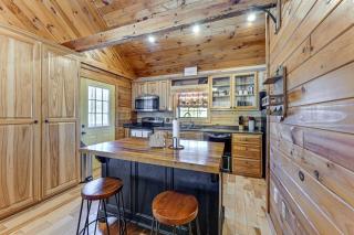 13 Mi to Lake Chatuge Hiawassee Cabin with Views! - Hiawassee - 9