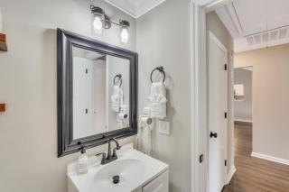 Cozy Retreat near Savannah - 2