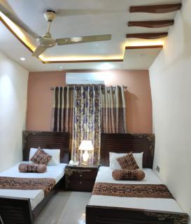 Grand Family Hotel - Lahore - 4
