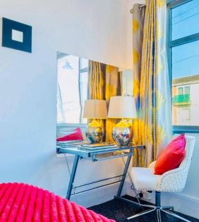 Rayleigh Retreat-Spacious Family 3 Bed Apartment - Rayleigh - 2