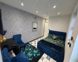 Marble blue flat, City of Gloucester - - 0